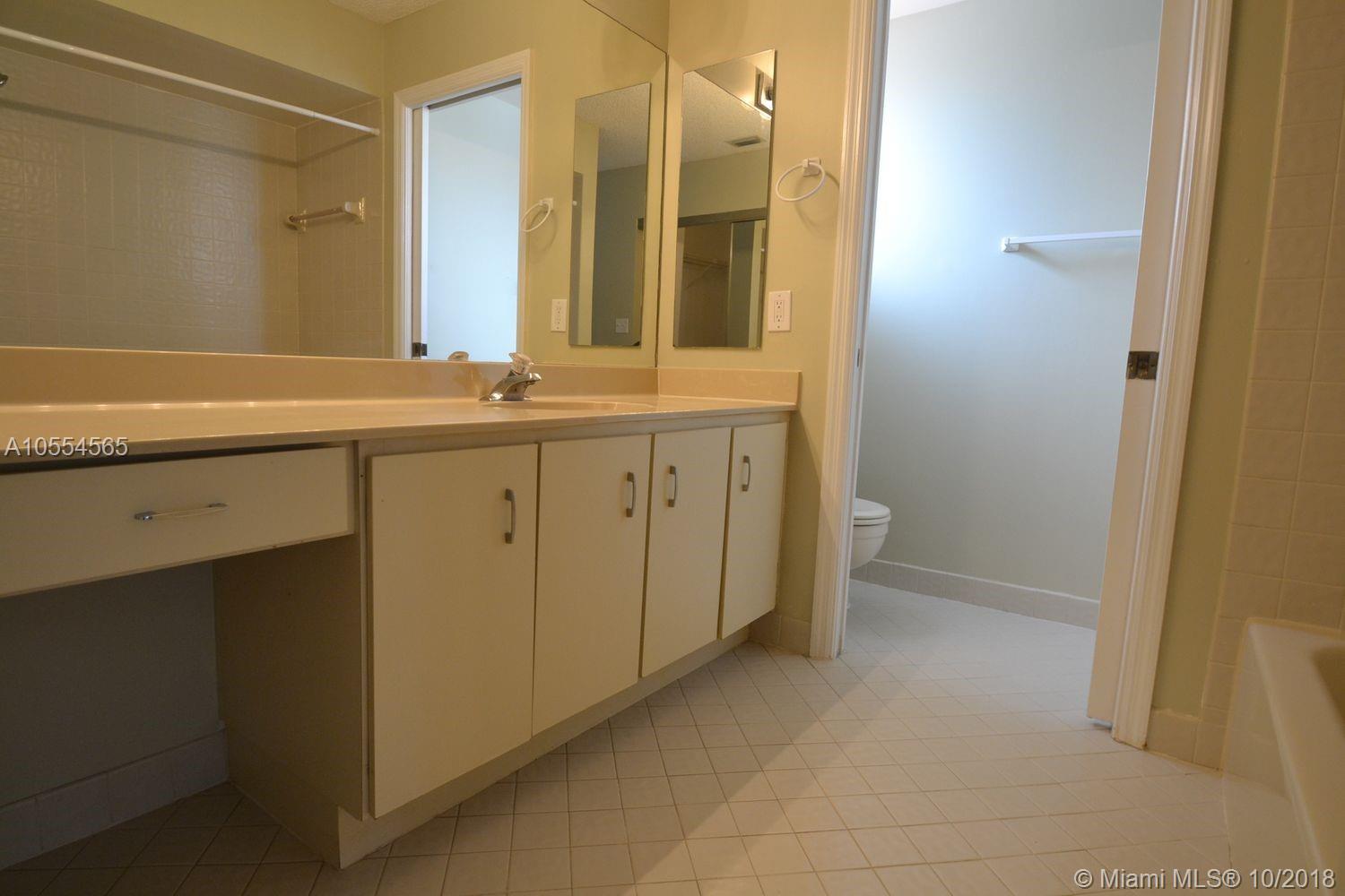 VIZCAYA AT THE HAMMOCKS 1 - Residential Lease