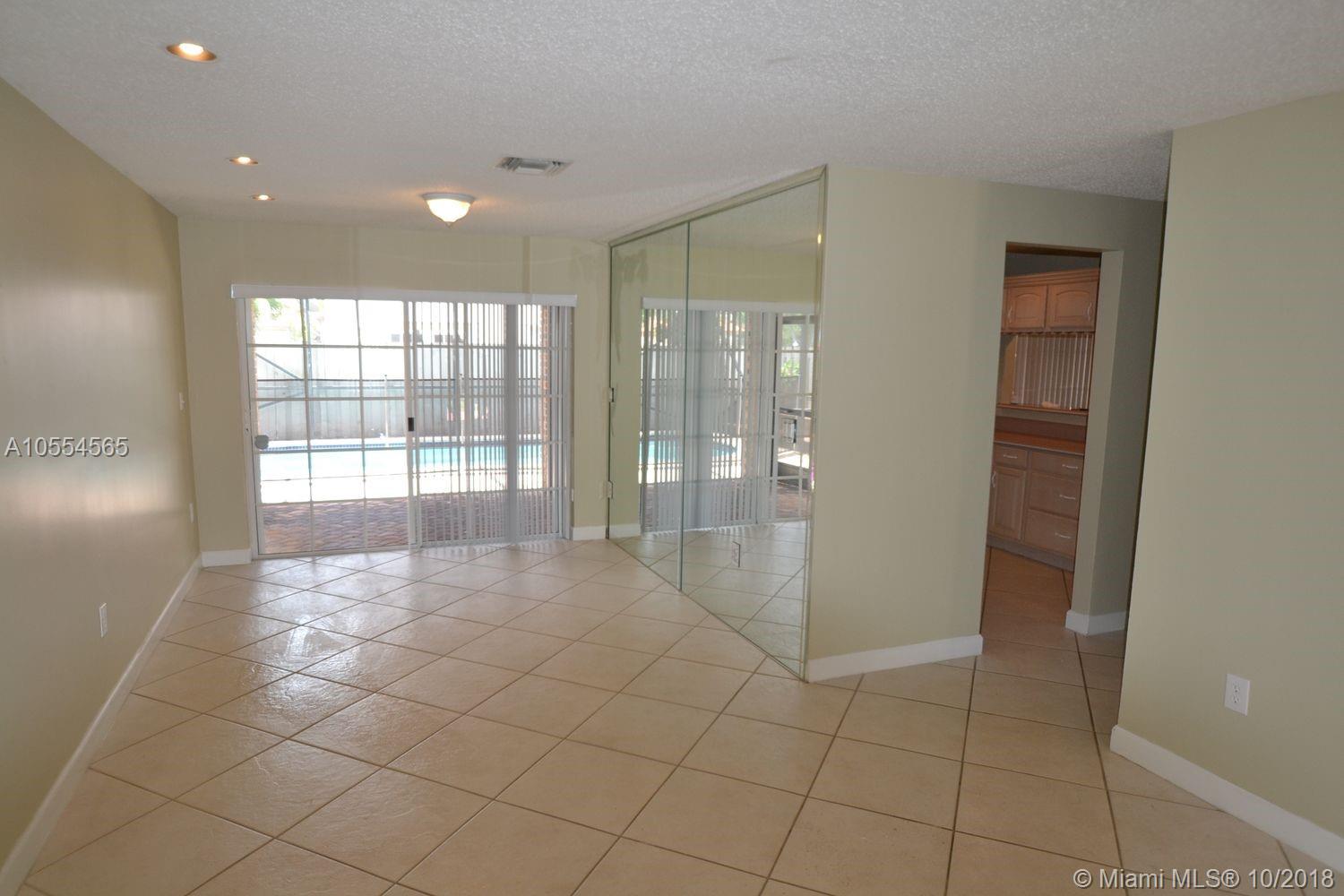 VIZCAYA AT THE HAMMOCKS 1 - Residential Lease