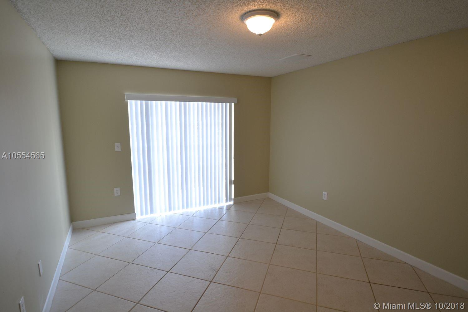 VIZCAYA AT THE HAMMOCKS 1 - Residential Lease