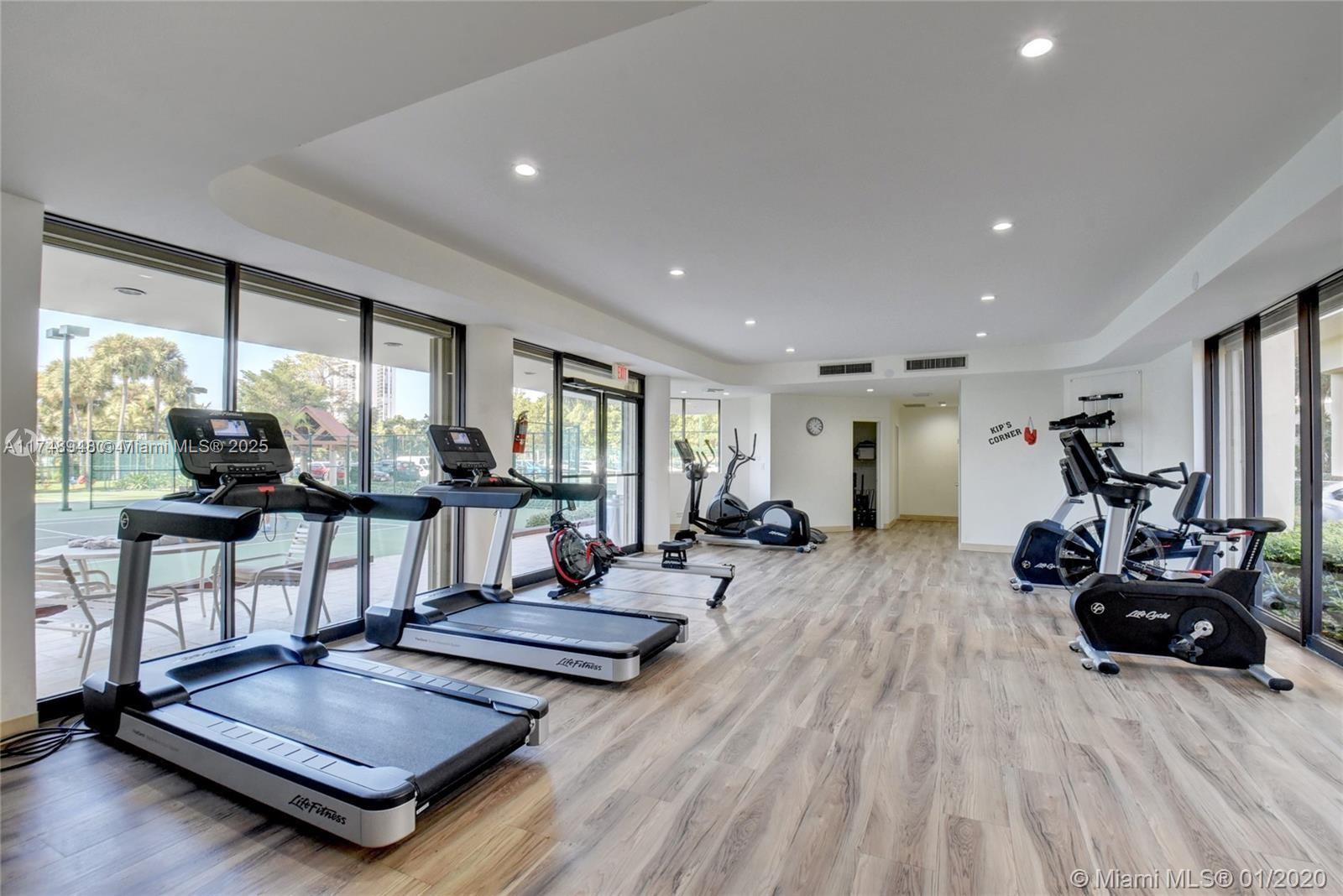TERRACES NORTH TURNBERRY - Residential