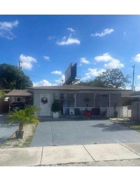 1011 NW 27th Ct Miami FL 33125