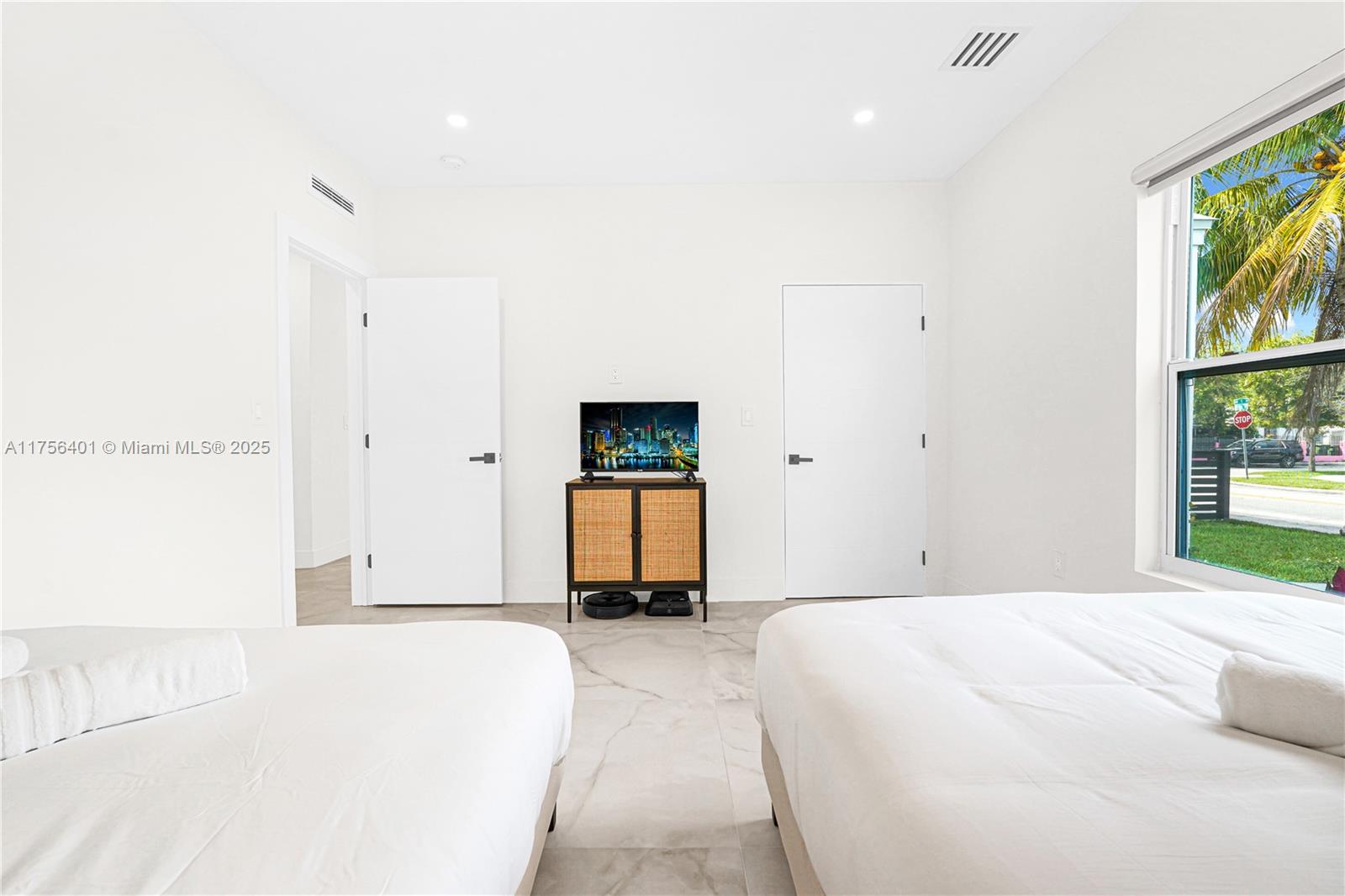 SHADOWLAWN EXTENSION SUB - Residential