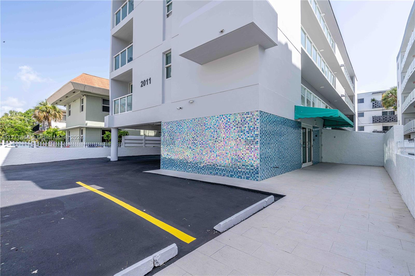 2011 Bay Dr 11, Miami Beach, Miami-Dade County, Florida - 1 Bedrooms  
1 Bathrooms - 