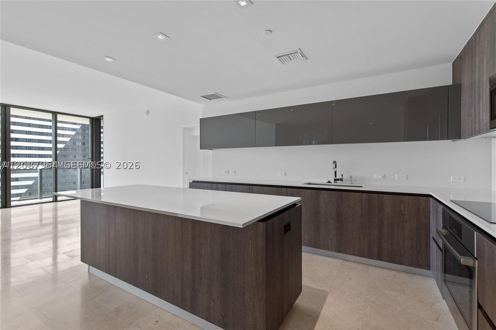 88 SW 7th St 904