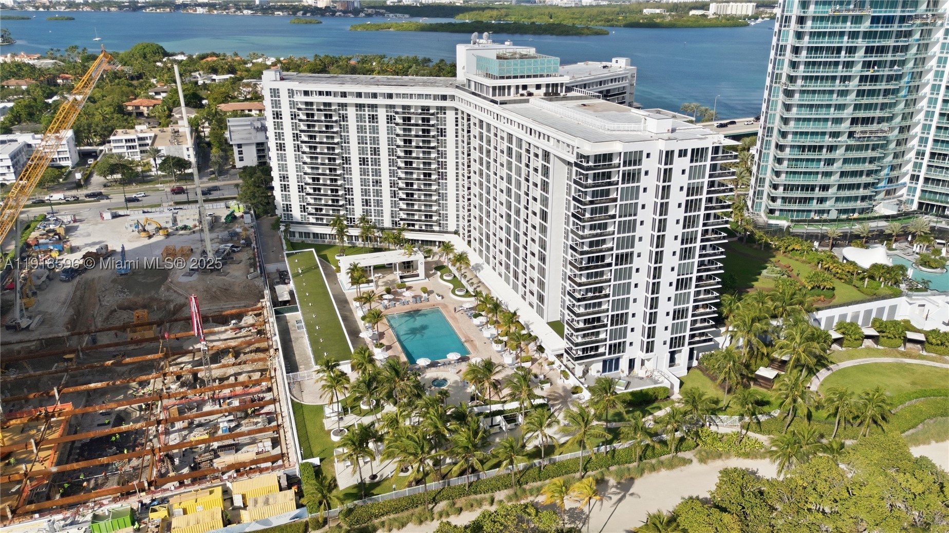 10275 Collins Avenue 1101