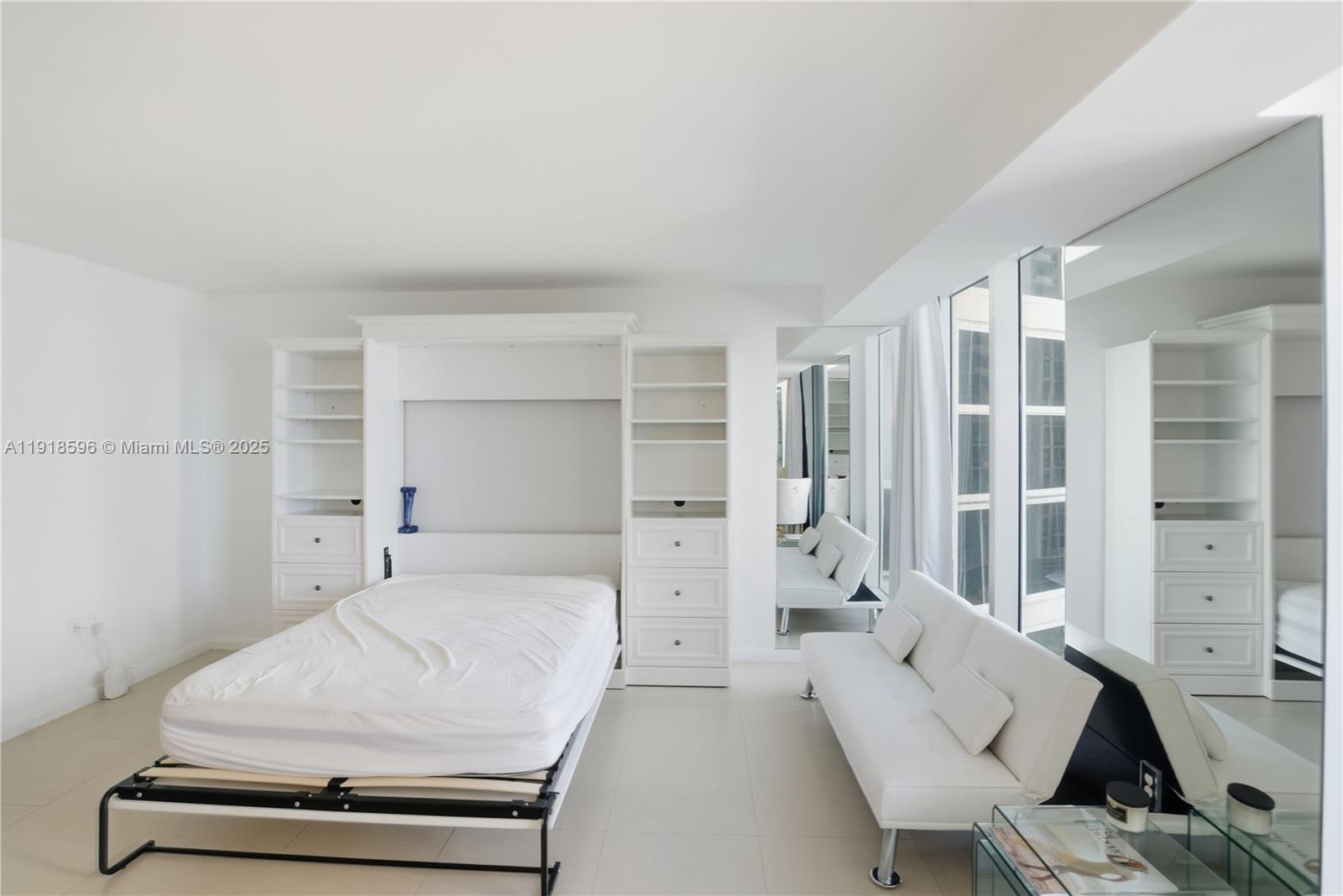 HARBOUR HOUSE - Residential