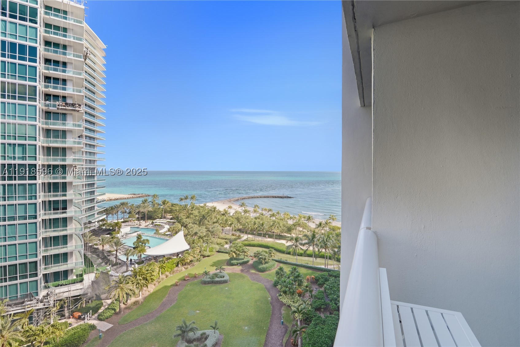10275 Collins Avenue 1101
