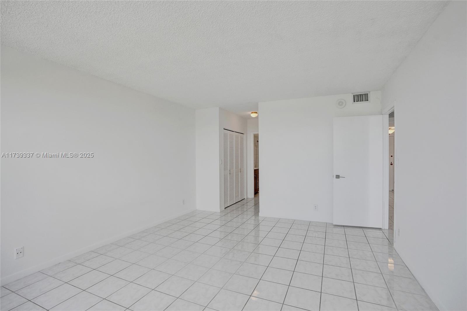 OLYMPUS CONDO PHASE - Residential