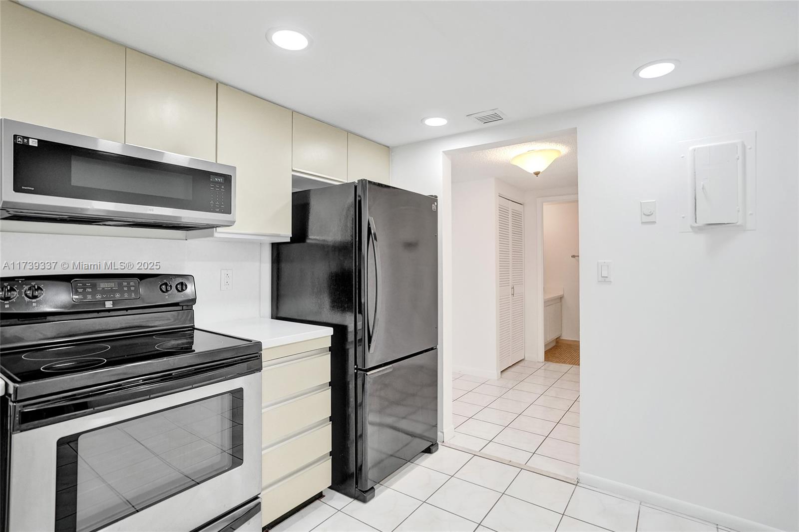 OLYMPUS CONDO PHASE - Residential
