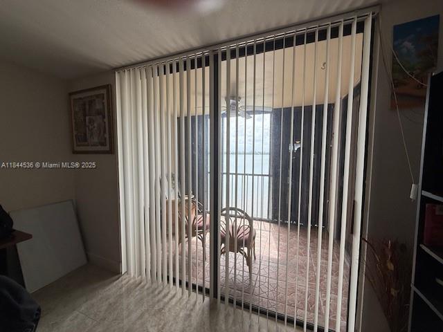 LAKE EMERALD CONDOMINIUM - Residential