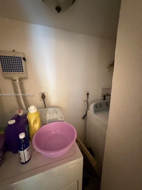 LAKE EMERALD CONDOMINIUM - Residential