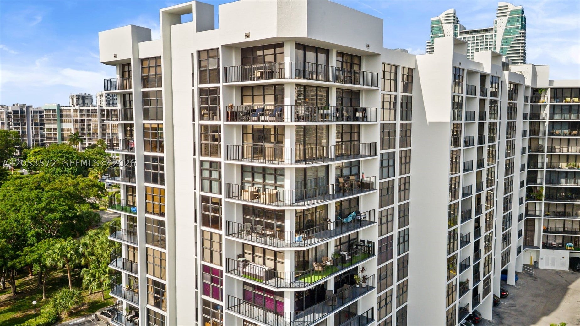 200 Leslie Dr 930