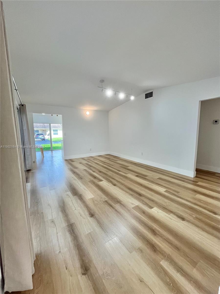 WOODSTOCK VILLAS - Residential Lease