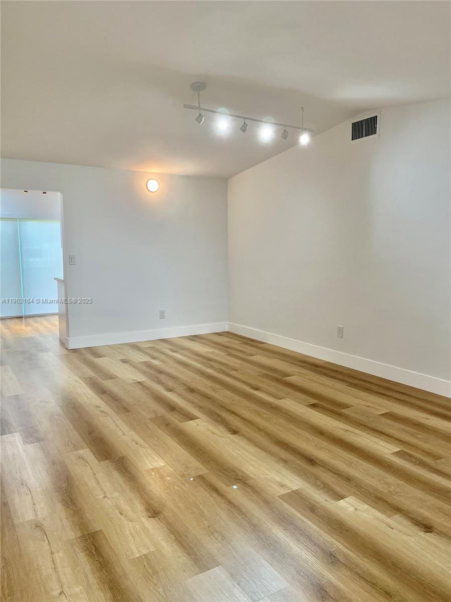 WOODSTOCK VILLAS - Residential Lease