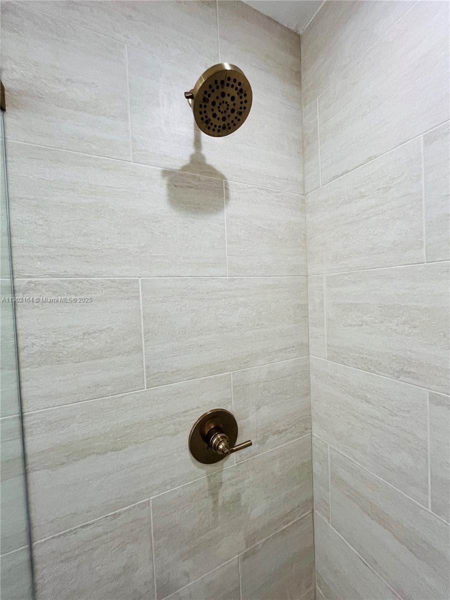 WOODSTOCK VILLAS - Residential Lease