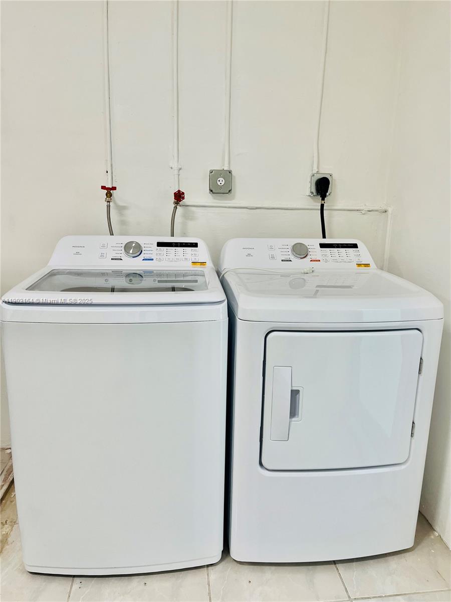 WOODSTOCK VILLAS - Residential Lease