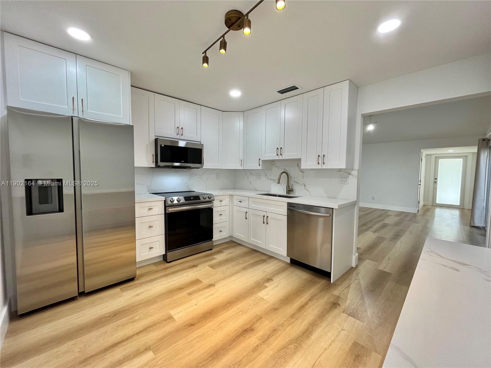 WOODSTOCK VILLAS - Residential Lease