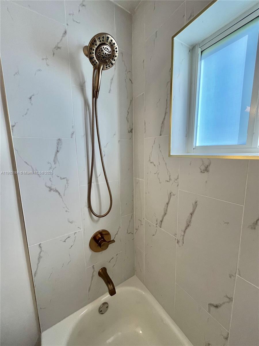 WOODSTOCK VILLAS - Residential Lease