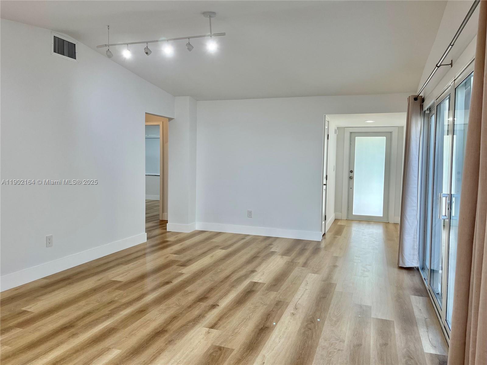 WOODSTOCK VILLAS - Residential Lease