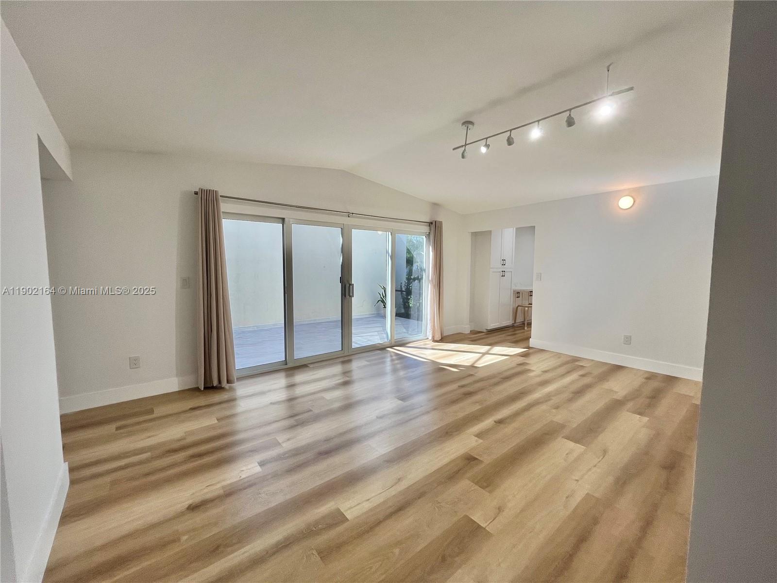 WOODSTOCK VILLAS - Residential Lease