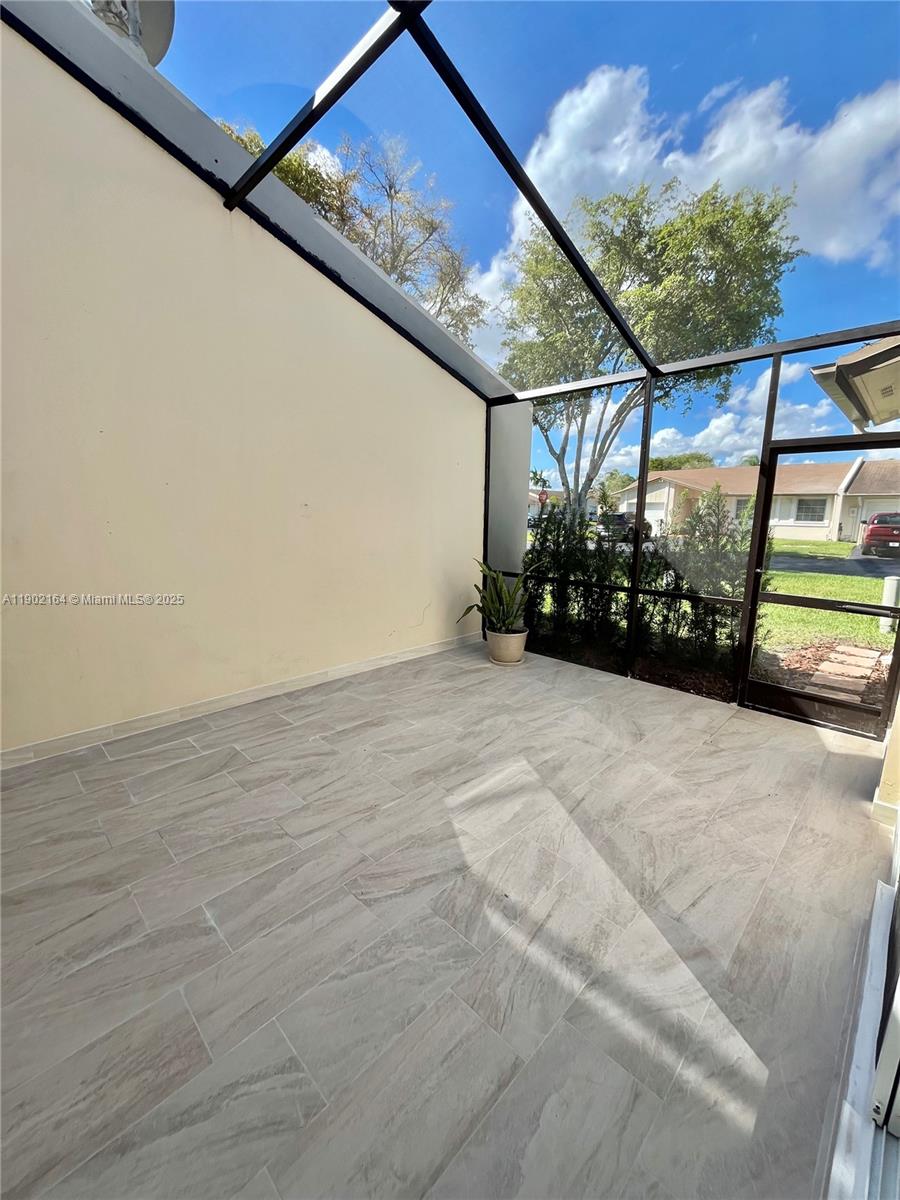 WOODSTOCK VILLAS - Residential Lease