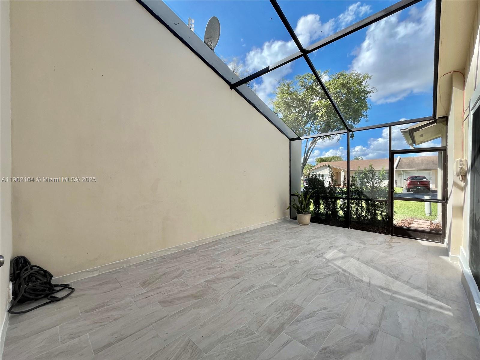 WOODSTOCK VILLAS - Residential Lease