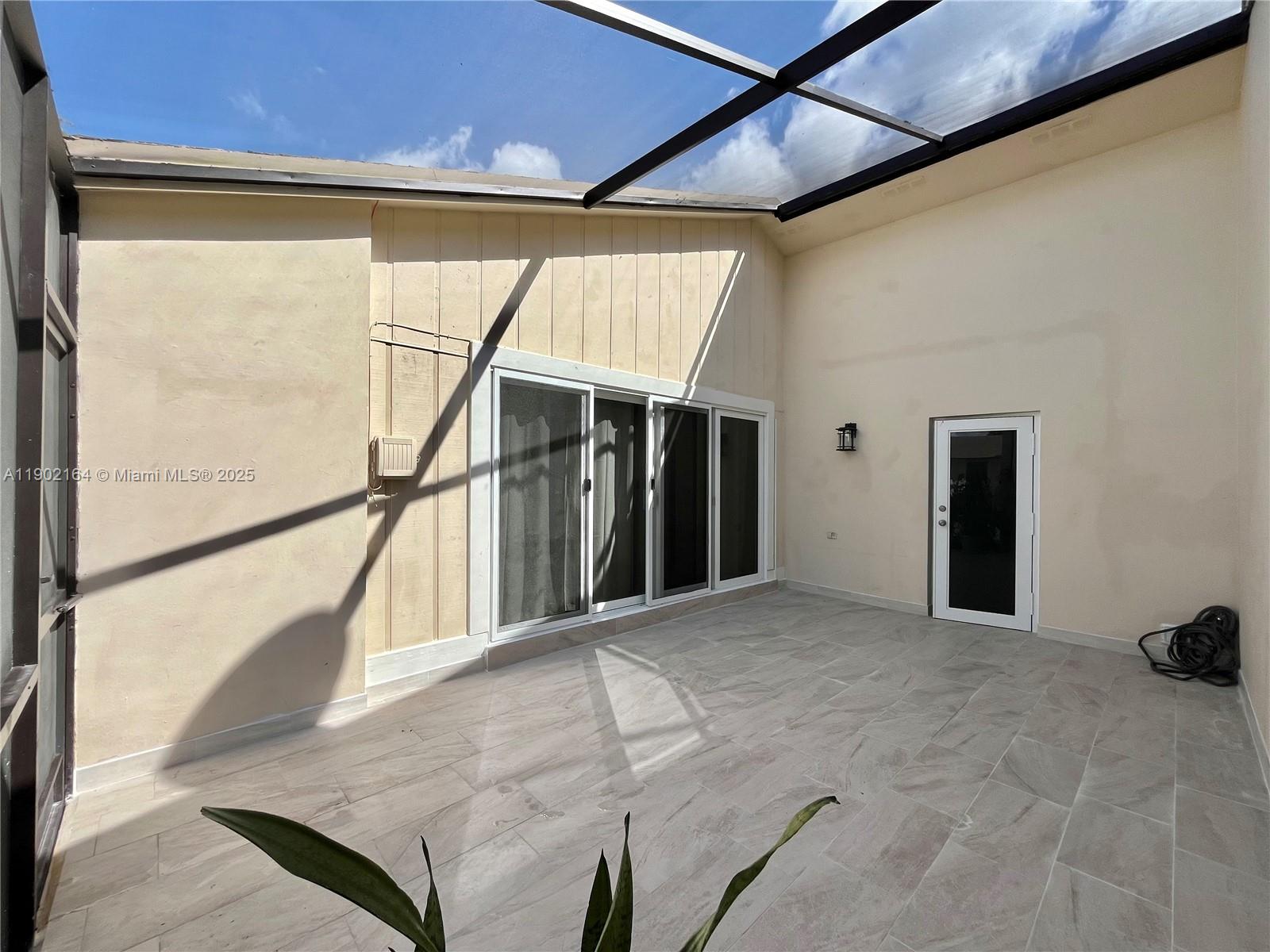 WOODSTOCK VILLAS - Residential Lease