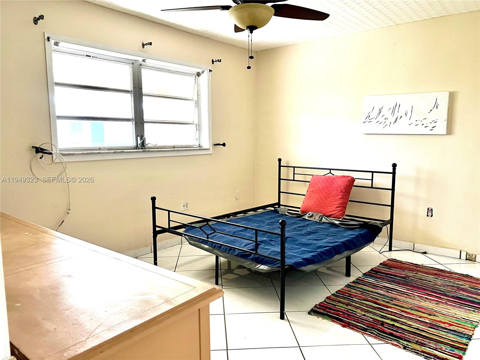 MAR-LEN GARDENS NO 11 COR - Residential