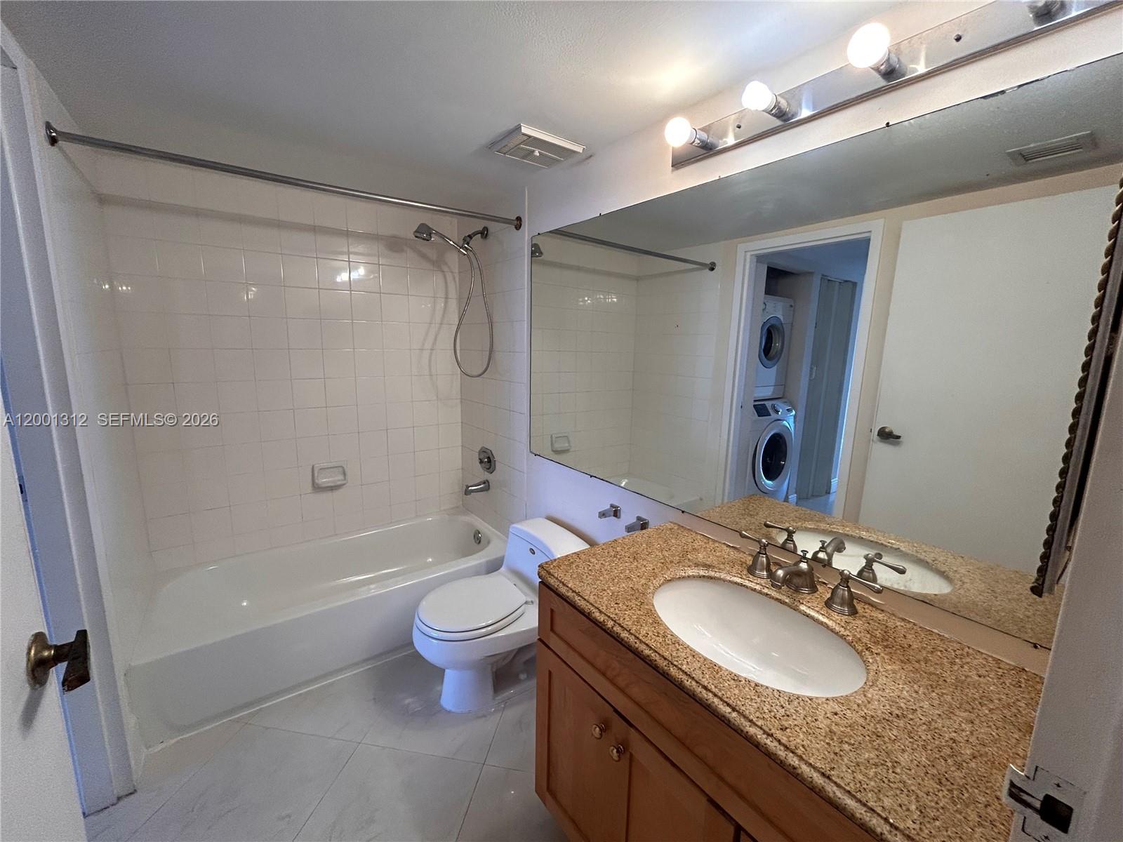 THE GRANDVIEW PALACE COND - Residential Lease