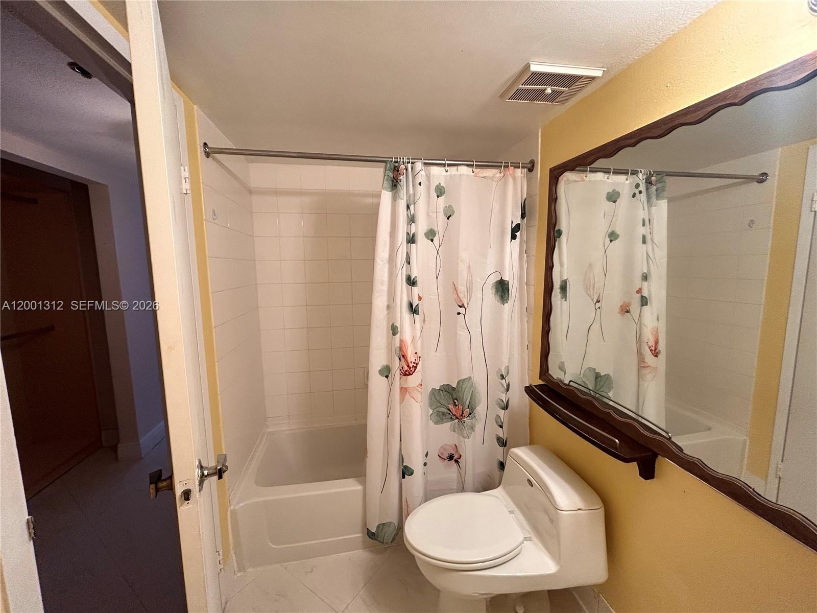 THE GRANDVIEW PALACE COND - Residential Lease