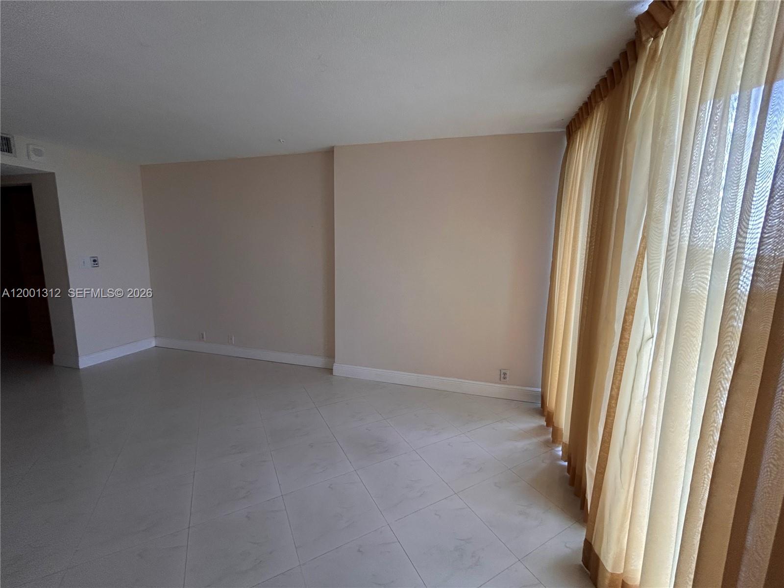 THE GRANDVIEW PALACE COND - Residential Lease