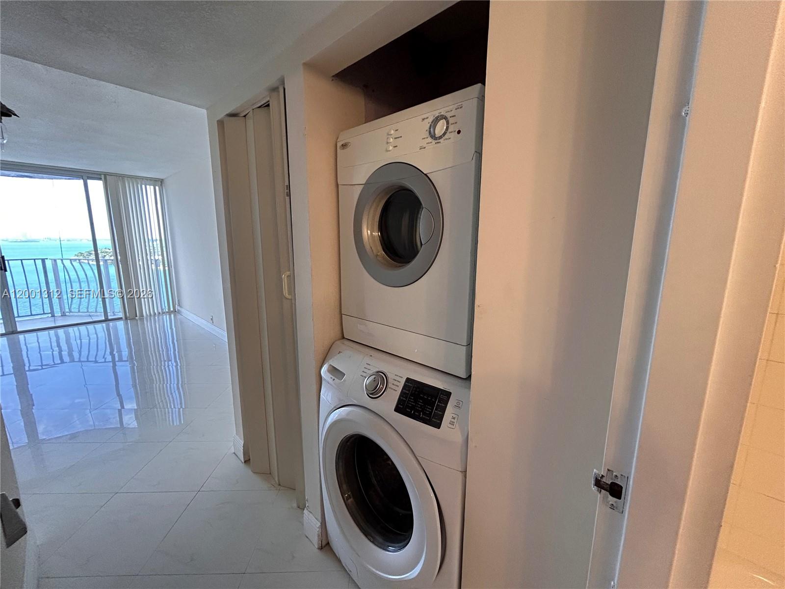 THE GRANDVIEW PALACE COND - Residential Lease