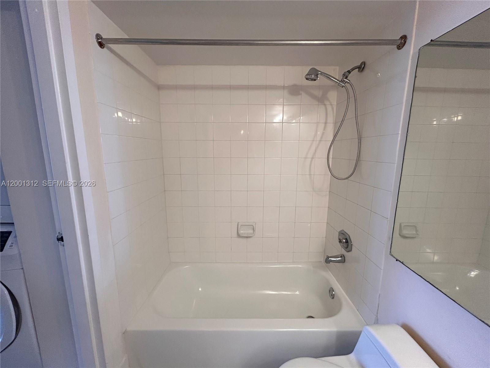 THE GRANDVIEW PALACE COND - Residential Lease