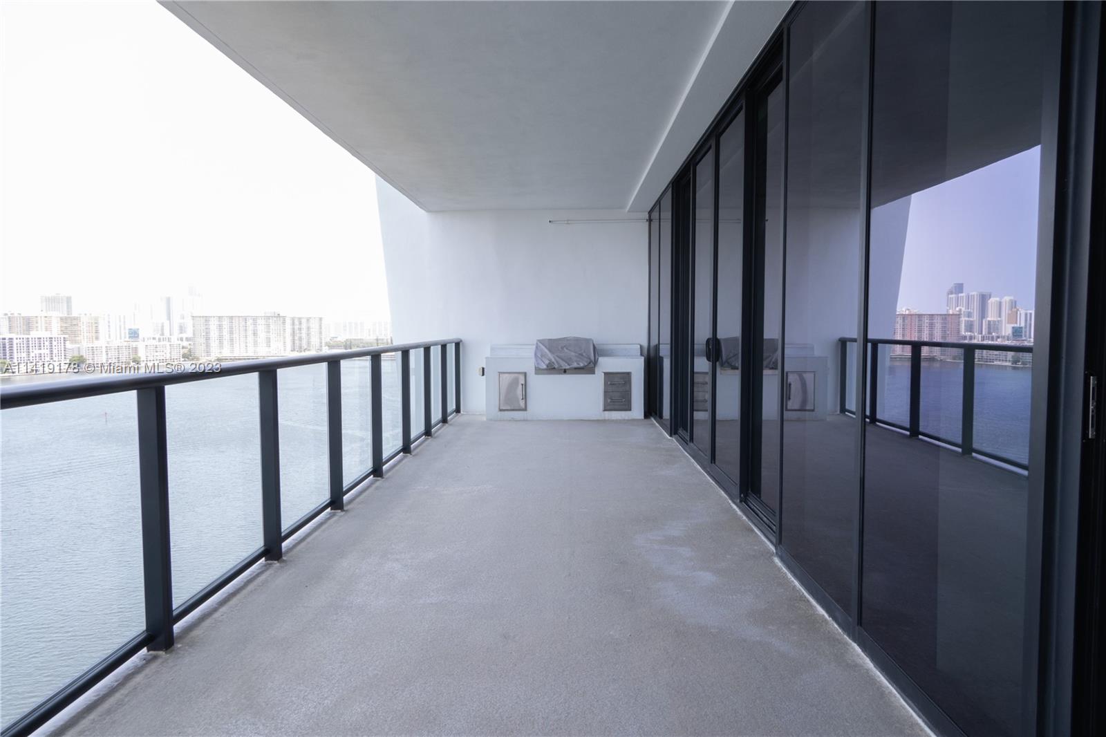 PRIVE CONDO - Residential