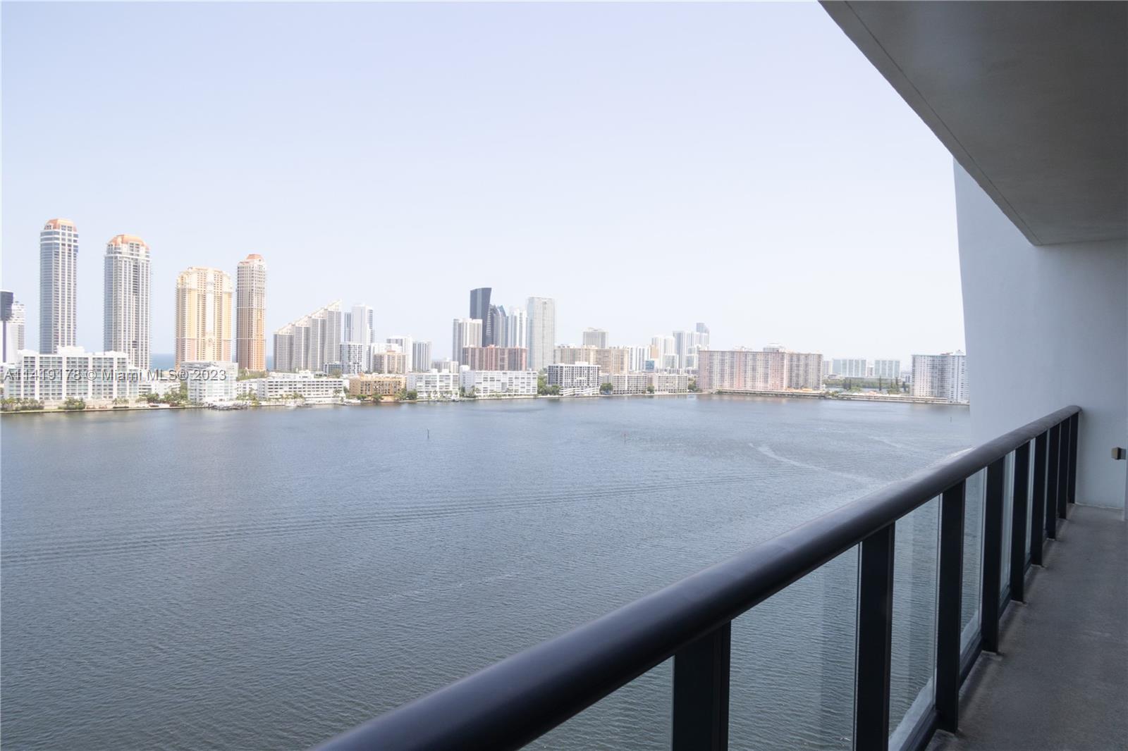 *** SALE INCLUDES ***
-PRIVATE BOAT DOCK FOR UP TO 50' BOAT
-PRIVATE ENCLOSED 2.5 CAR GARAGE
-STORAGE BIN
Breathtaking ocean, bay, and skyline views from this flow-thru 3 BD / 4.5 BA designer-ready luxury condo located in the private community of Prive Island Estates, an eight-acre private island with gated entry, doorman and private elevator access. Modern kitchen with quarts counters and Miele appliances, two expansive terraces with summer kitchen, 10’ ceilings, and lots of possibilities. Prive offers valet, concierge, 24-hour security, pools, tennis, kids' playground, gym, spa, wine & cigar lounge.