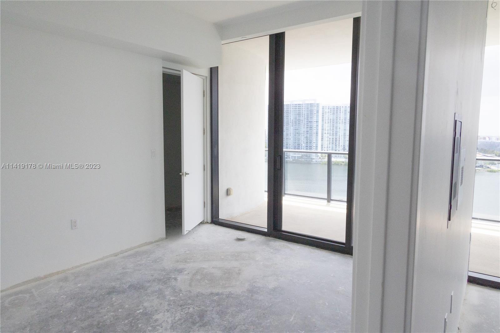 PRIVE CONDO - Residential