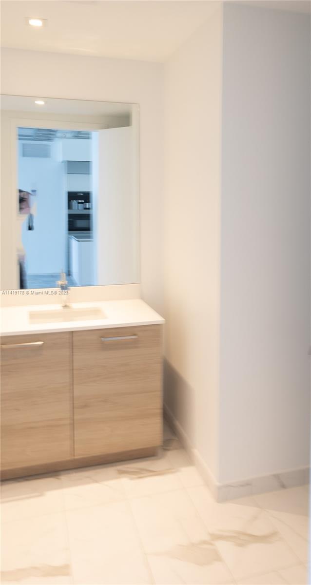 PRIVE CONDO - Residential