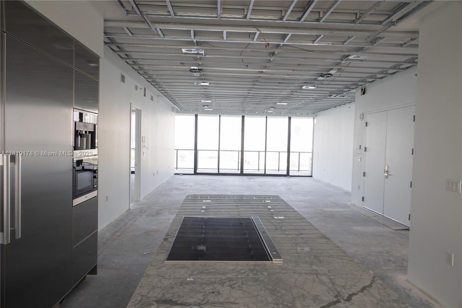 PRIVE CONDO - Residential