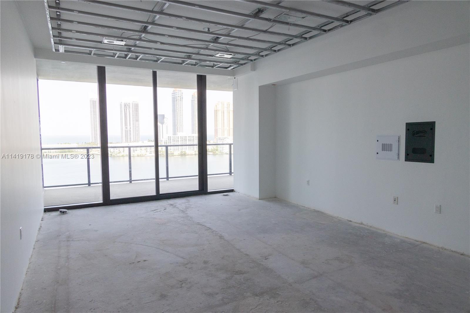 PRIVE CONDO - Residential