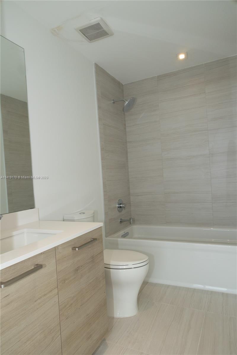 PRIVE CONDO - Residential