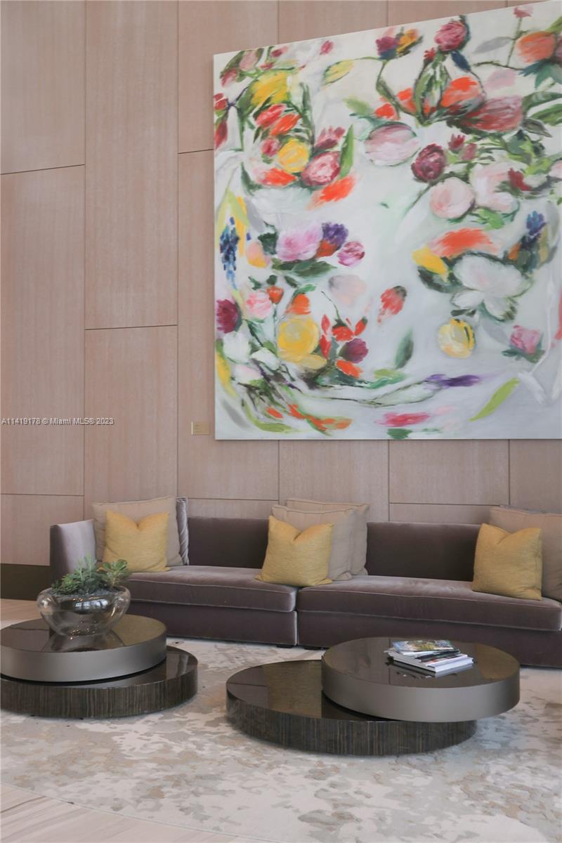 PRIVE CONDO - Residential