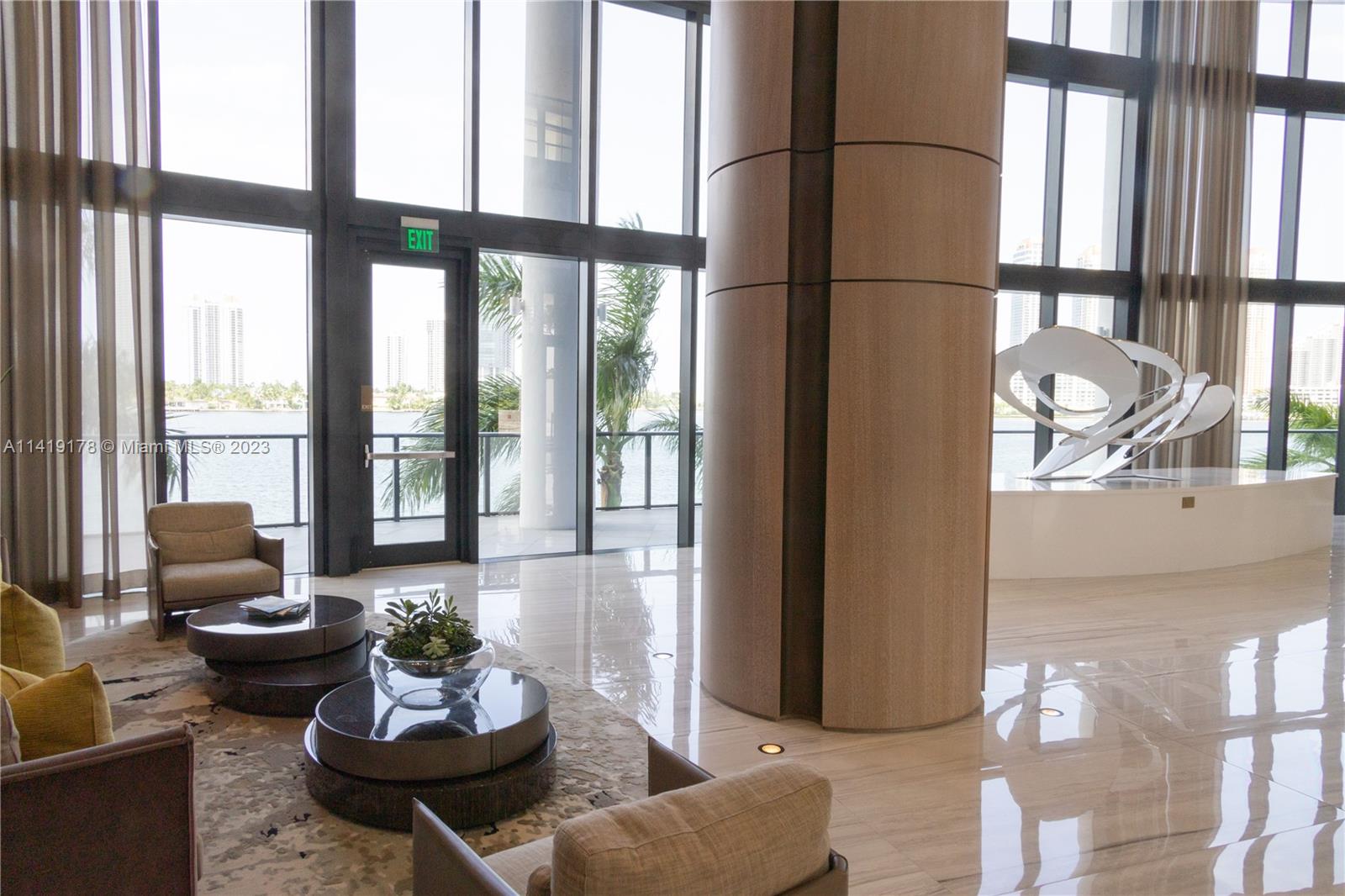 PRIVE CONDO - Residential