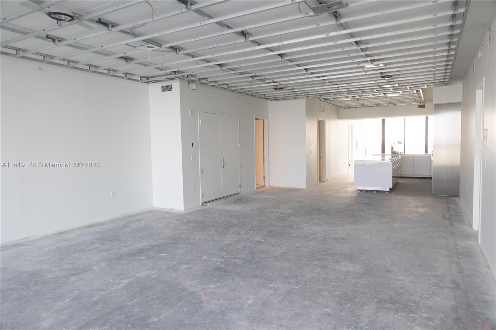 PRIVE CONDO - Residential