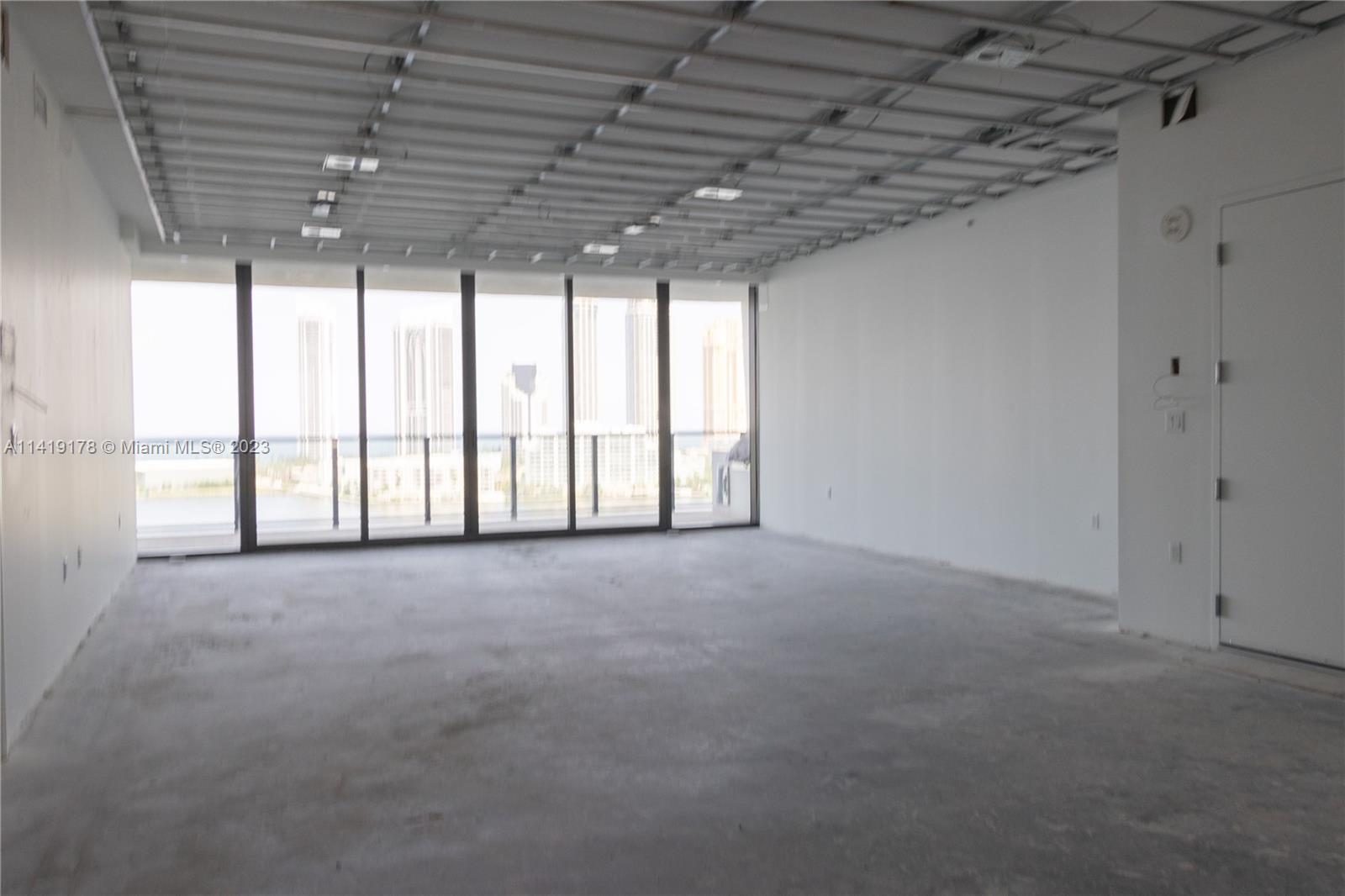 PRIVE CONDO - Residential