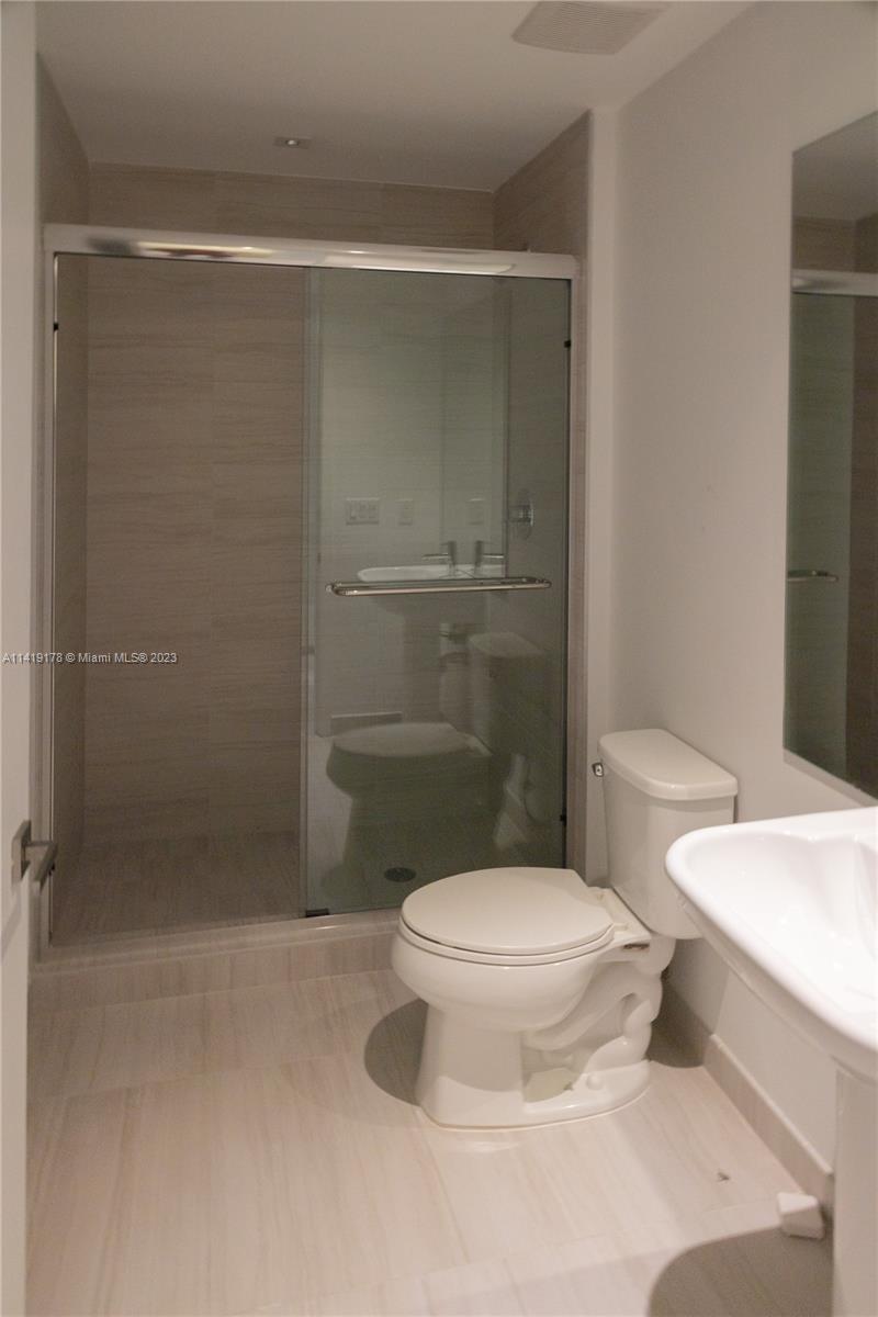 PRIVE CONDO - Residential