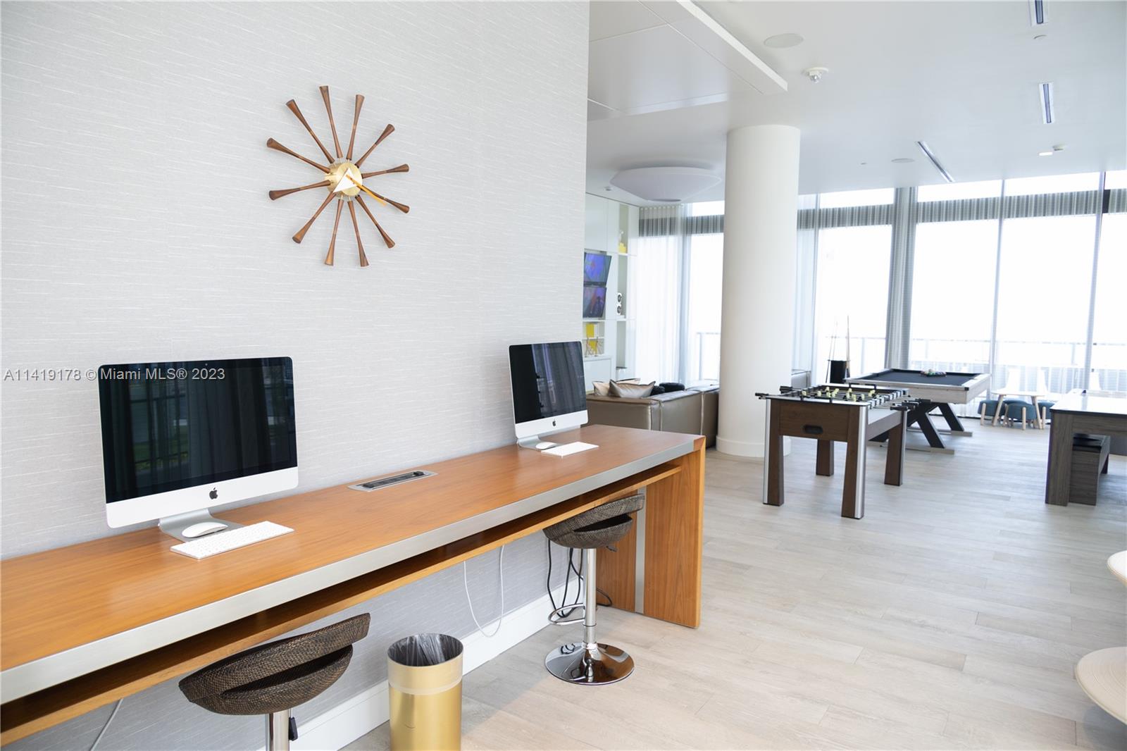 PRIVE CONDO - Residential