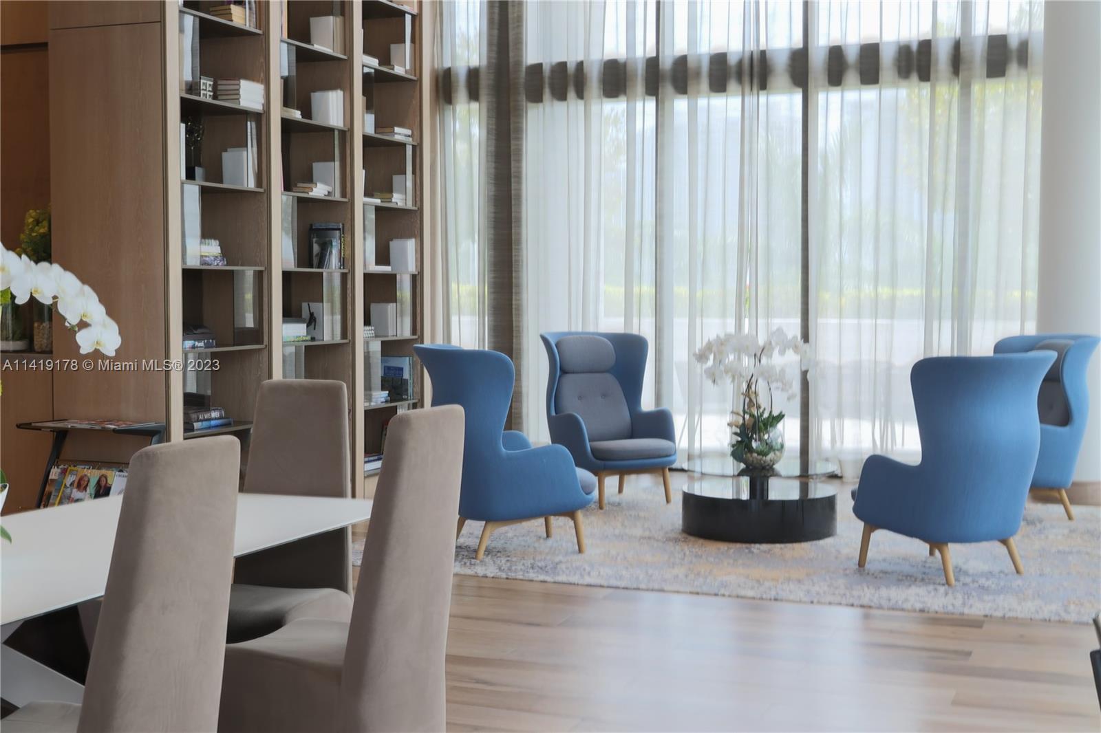 PRIVE CONDO - Residential