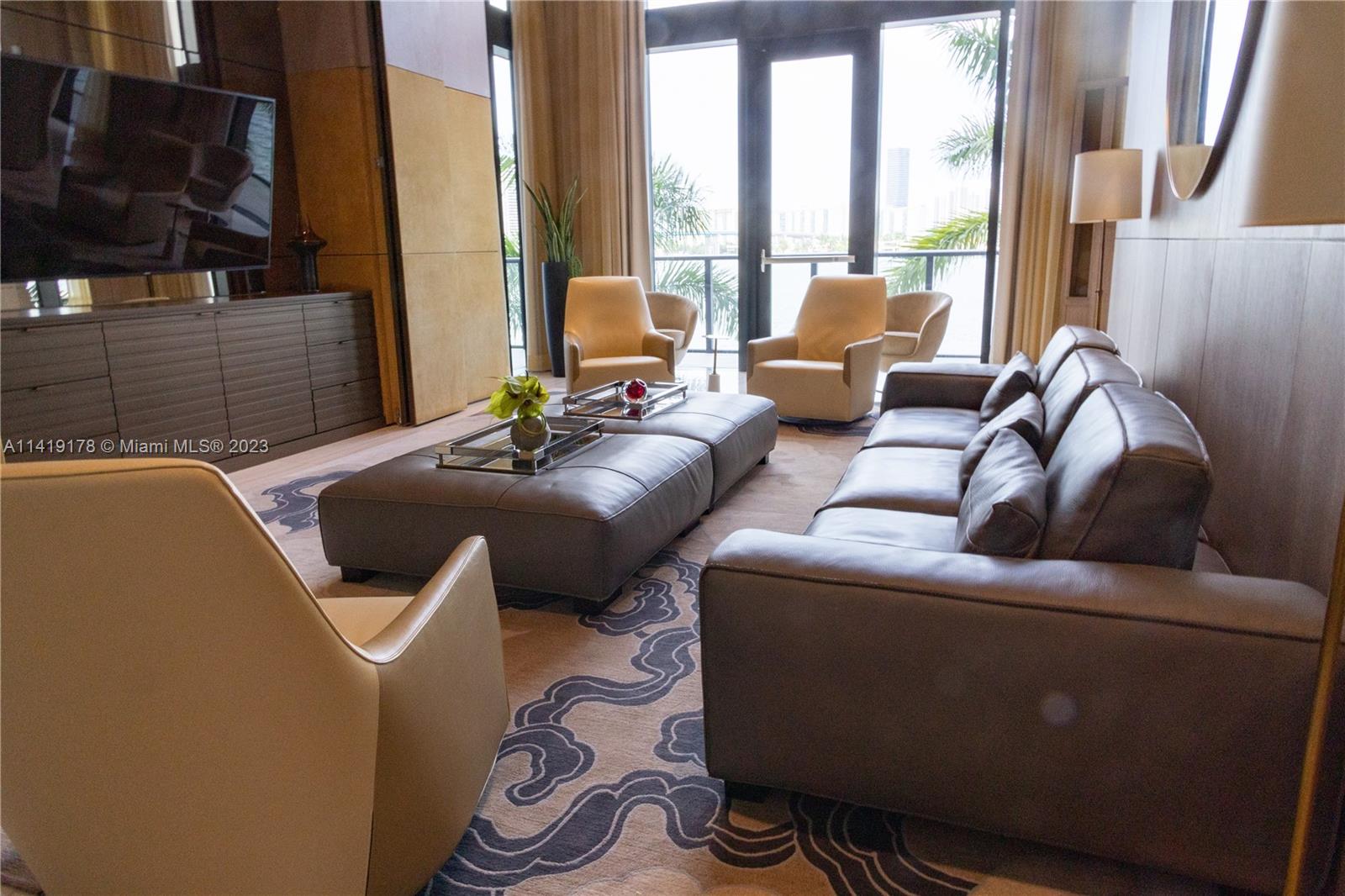 PRIVE CONDO - Residential