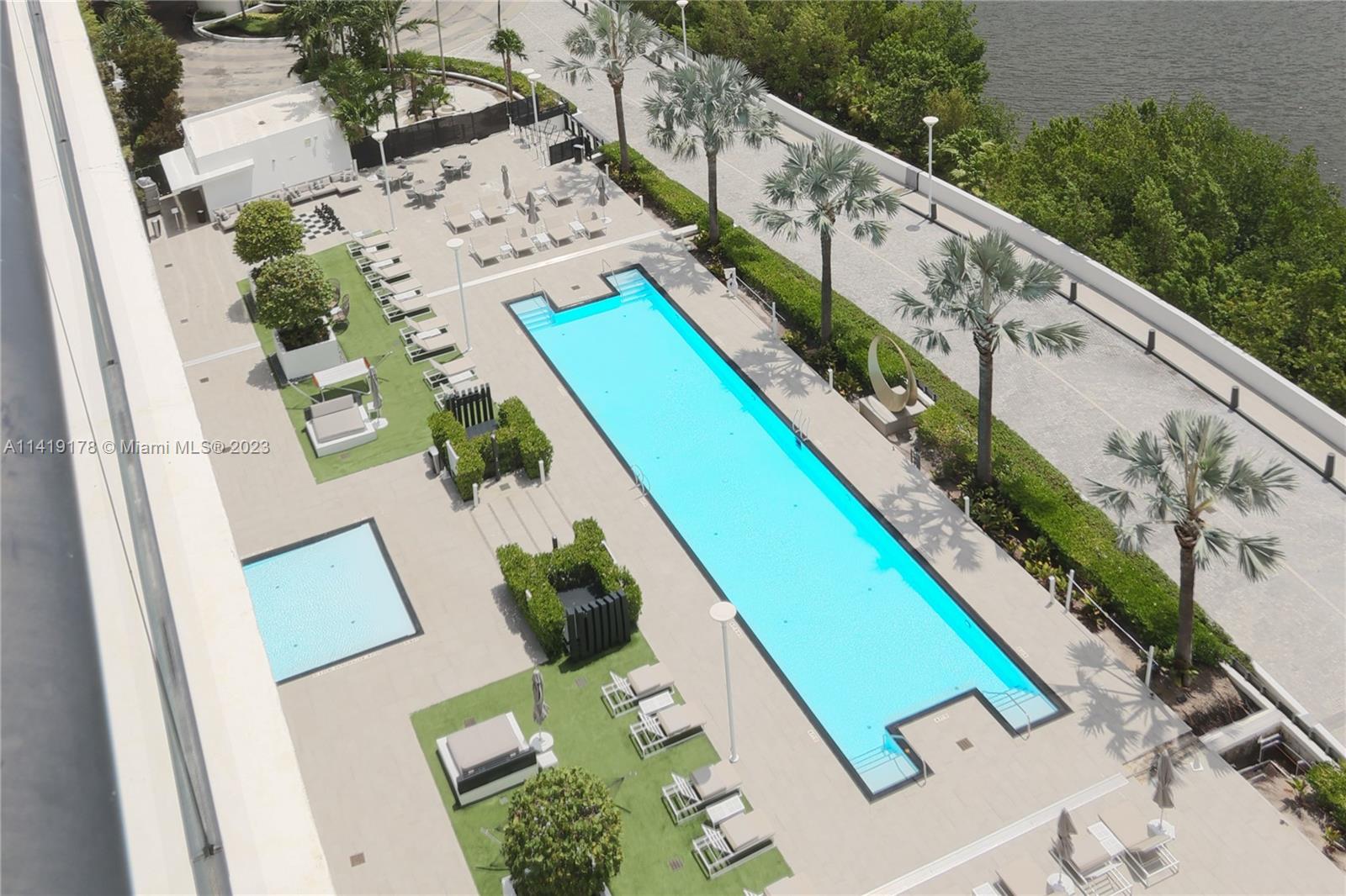 PRIVE CONDO - Residential