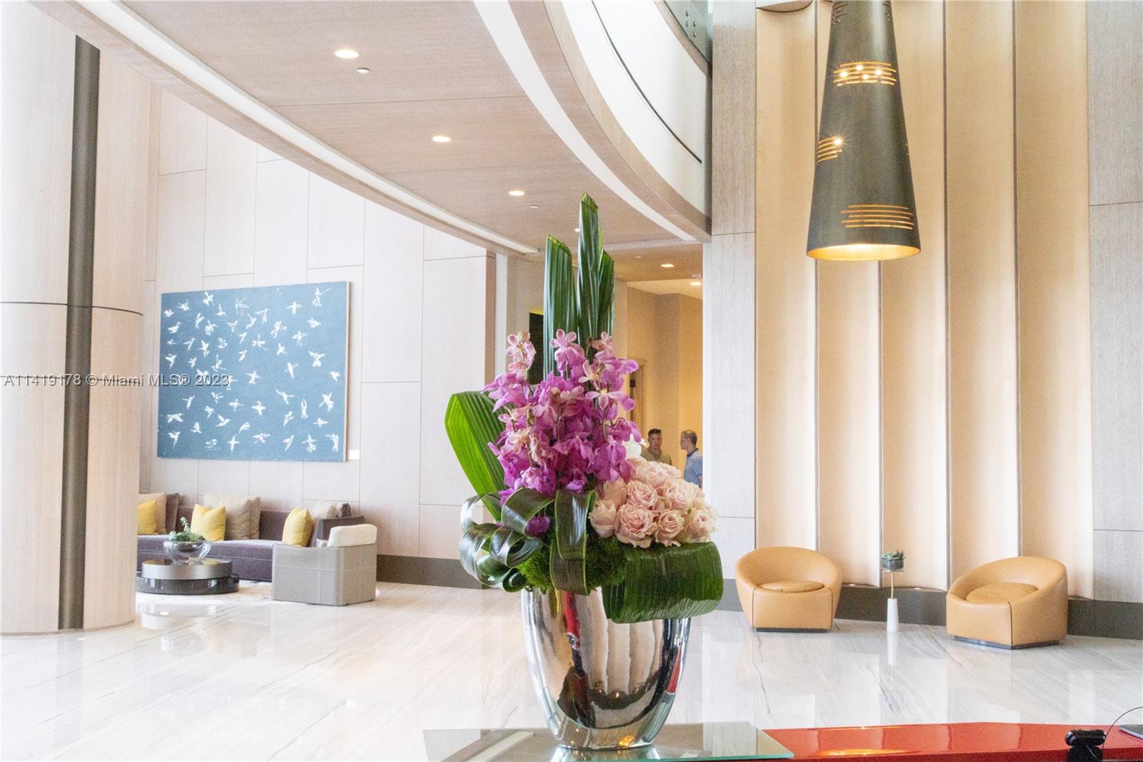 PRIVE CONDO - Residential